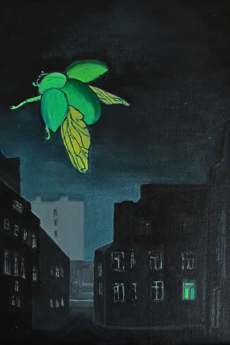 Gegenständliches Acrylbild grüner Käfer über Häusern – Susanne Odefey